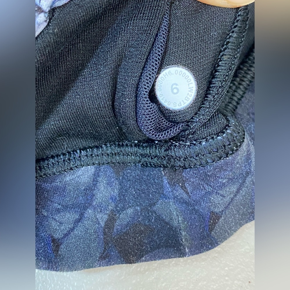 Lululemon Flow Y Nightfall Blossom Bra Size 6 - Picture 8 of 9